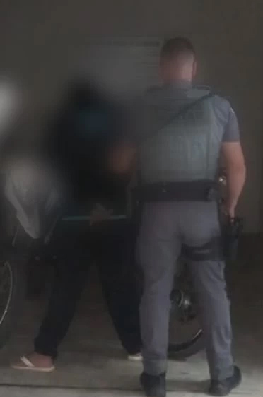 PM prende homem procurado no centro de Tapiraí por falta de pagamento de pensão